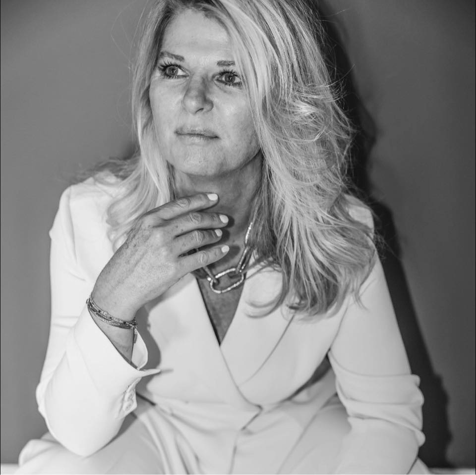 portrait en noir et blanc de vanessa bricout, coach professionnelle certifiée