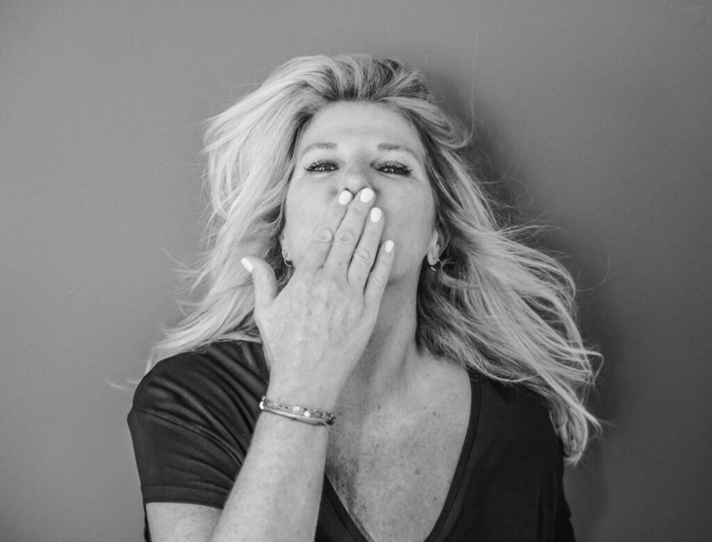 portrait en noir et blanc de vanessa bricout coach professionnelle